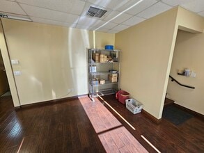 28041 Smyth Dr, Valencia, CA à louer Photo intérieure– Image 2 sur 7