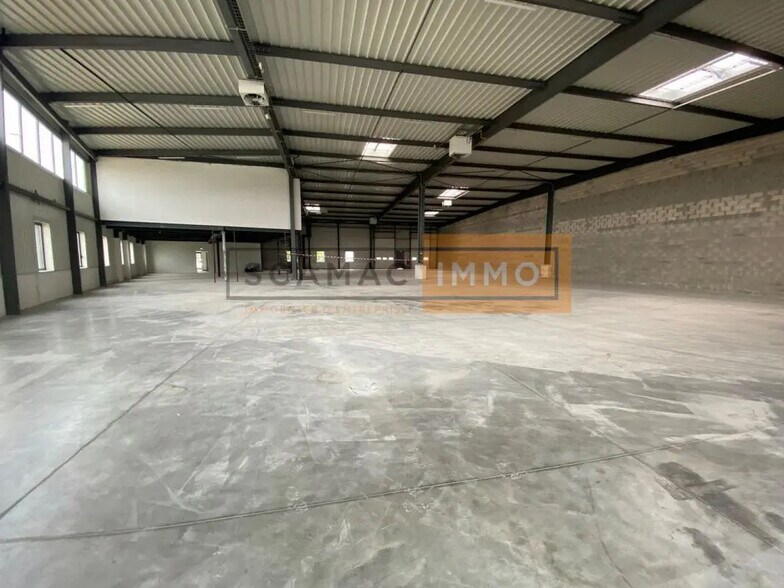 Bureau dans La Courneuve à louer - Photo de l’immeuble – Image 2 sur 5