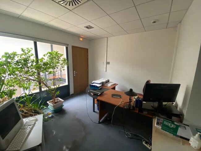 Plus de détails pour Bureau à louer