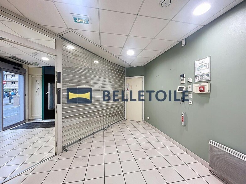 Local commercial dans Maisons-Alfort à louer - Hall d’entrée – Image 3 sur 19