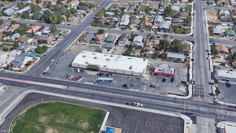 1616 Niles St, Bakersfield, CA à vendre - Photo de l’immeuble – Image 2 sur 7