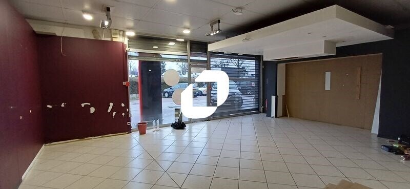 Local commercial dans Buchelay à louer - Photo intérieure – Image 3 sur 6