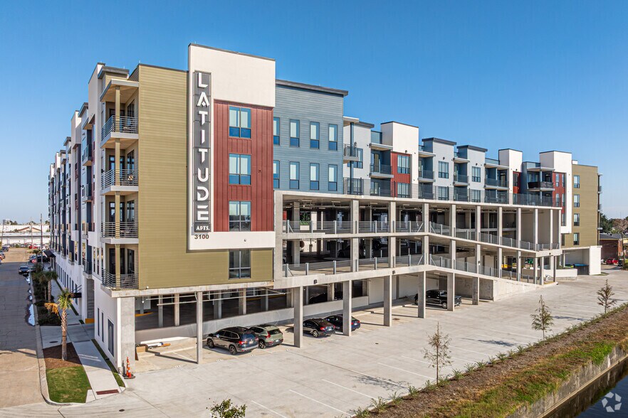 3100 Lake Villa Dr, Metairie, LA à louer - Photo principale – Image 1 sur 41