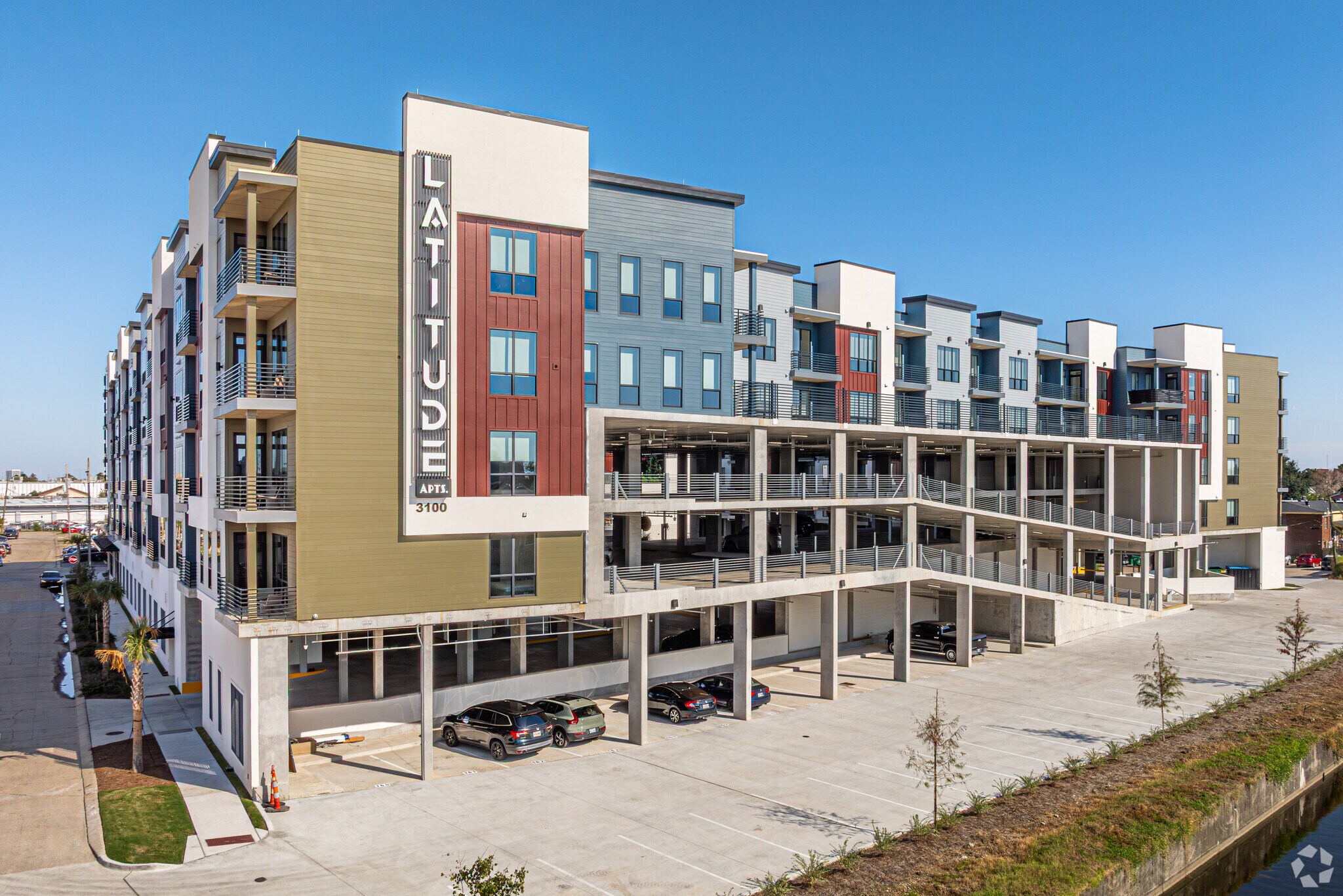 3100 Lake Villa Dr, Metairie, LA à louer Photo principale– Image 1 sur 42