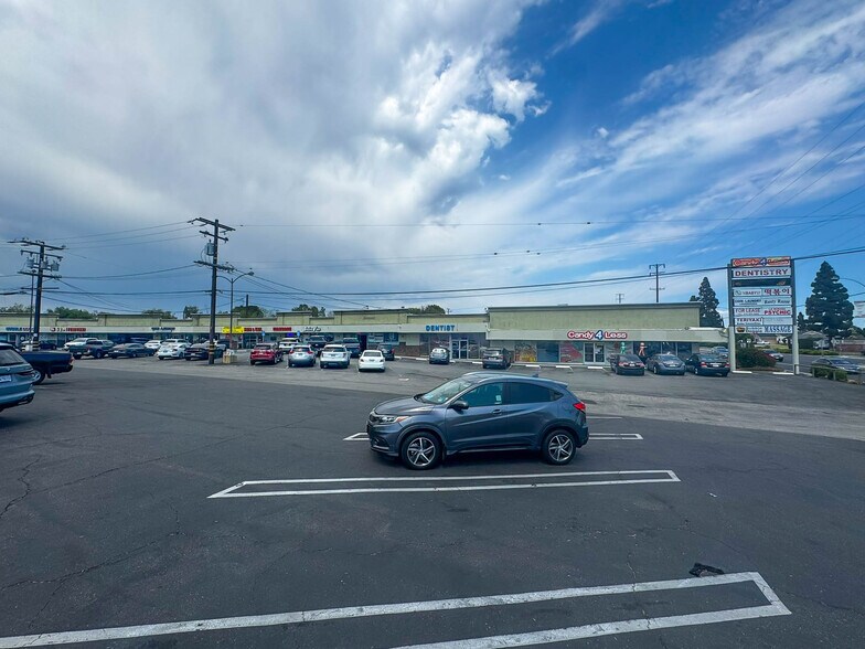 13938-13960 Valley View Ave, La Mirada, CA à louer - Photo de l’immeuble – Image 2 sur 4