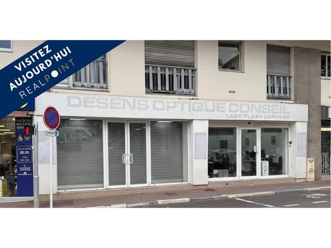 Plus de détails pour Local commercial à louer