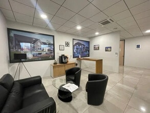 Bureau dans Bussy-Saint-Martin à louer Photo intérieure– Image 1 sur 6