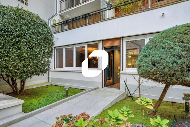 Plus de détails pour 16 Rue Rottembourg, Paris - Bureau à louer