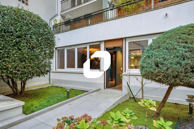 Plus de détails pour 16 Rue Rottembourg, Paris - Logement à vendre