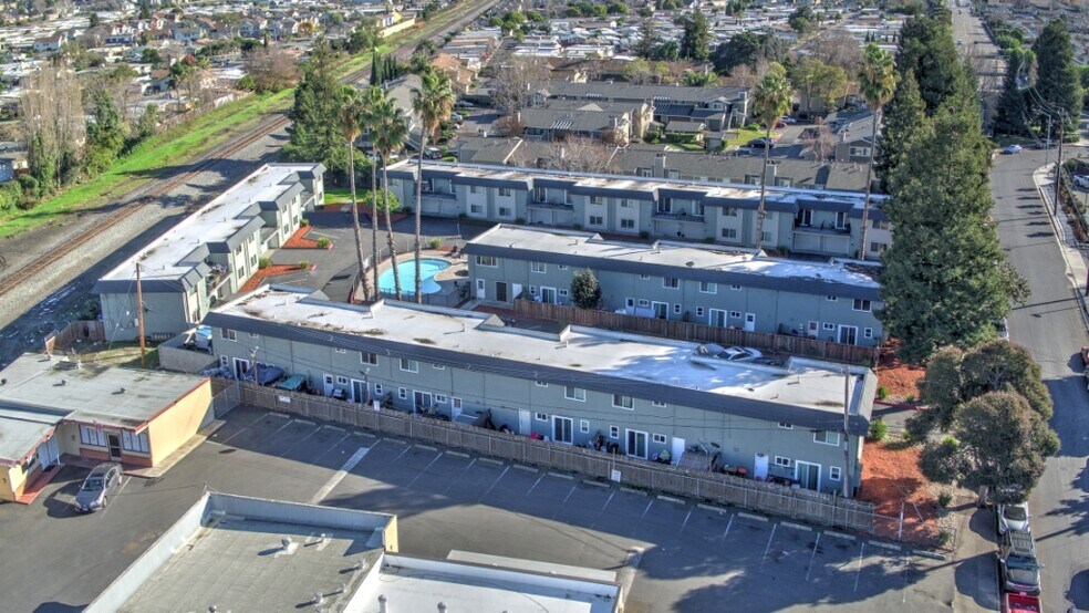 28222 Lustig Ct, Hayward, CA à vendre - Photo de l’immeuble – Image 3 sur 26