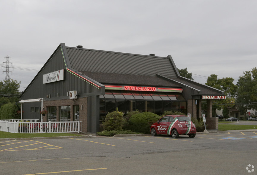 327 Montée des Pionniers, Terrebonne, QC à louer - Photo de l’immeuble – Image 1 sur 5