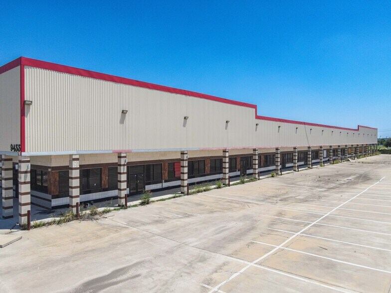 9433 Wilcrest Dr, Houston, TX à vendre - Photo de l’immeuble – Image 2 sur 10