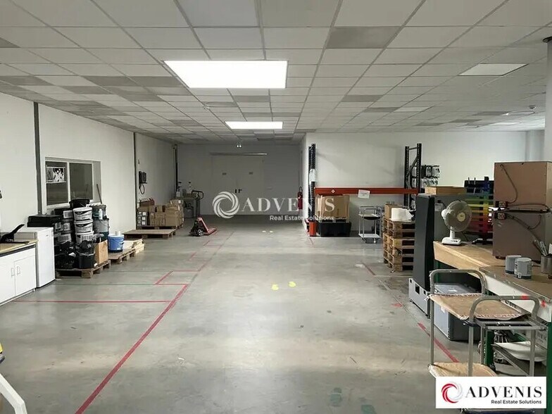 Local d’activités dans Canéjan à louer - Photo de l’immeuble – Image 3 sur 12