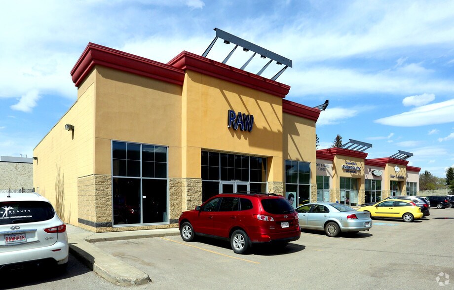 200 St Albert Trl, St. Albert, AB à louer - Photo de l’immeuble – Image 2 sur 4