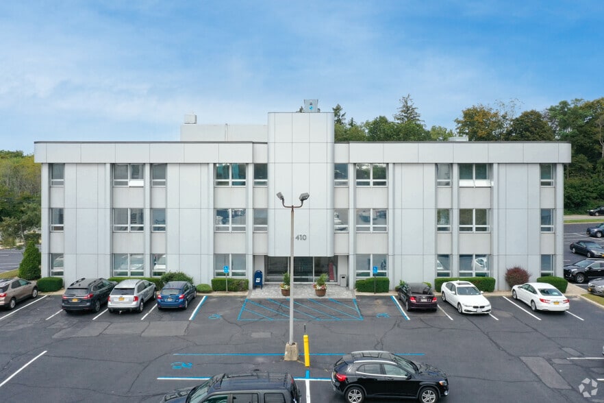 410 Jericho Tpke, Jericho, NY à louer - Photo principale – Image 1 sur 6