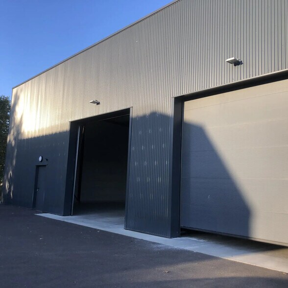 Local commercial dans Mimizan à louer - Photo de l’immeuble – Image 3 sur 11