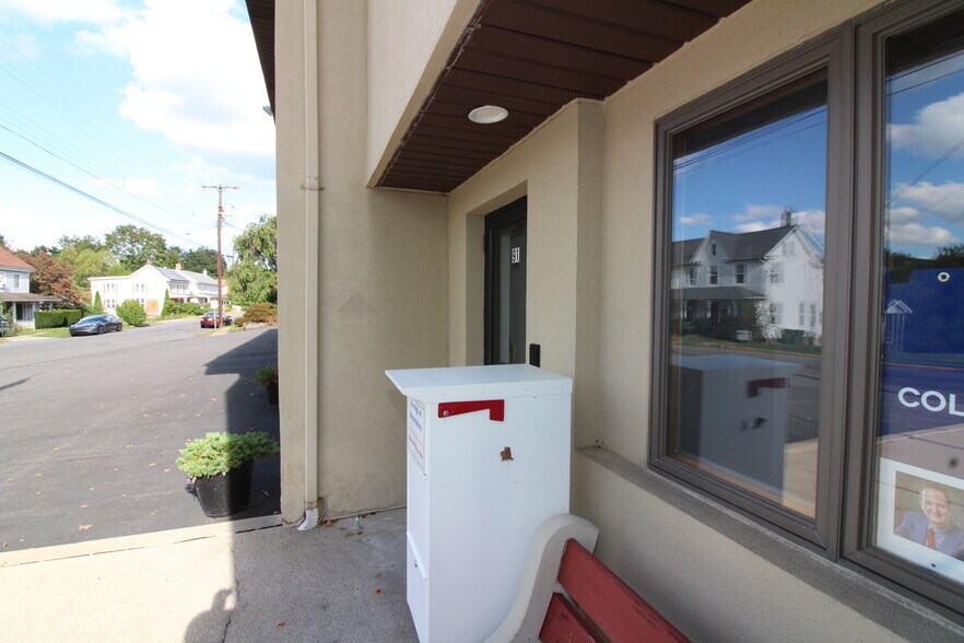 91 Brunswick Ave, Bloomsbury, NJ à louer - Photo de l’immeuble – Image 2 sur 5