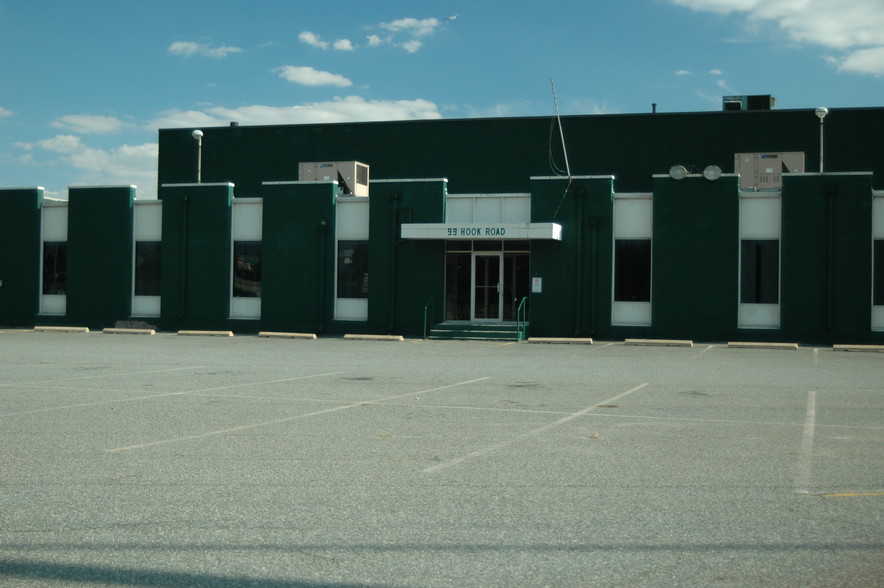 99 Hook Rd, Bayonne, NJ à louer - Photo de l’immeuble – Image 3 sur 9