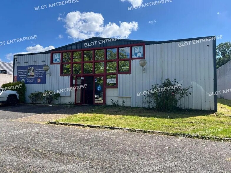 Local d’activités dans Cesson-Sévigné à louer - Photo de l’immeuble – Image 1 sur 8