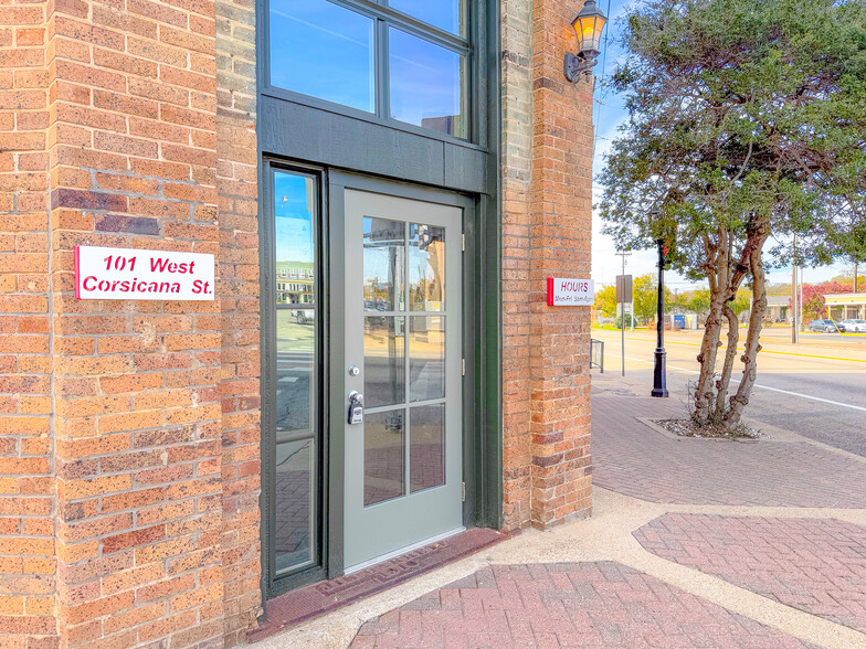 100 W Corsicana St, Athens, TX à louer - Photo de l’immeuble – Image 3 sur 48