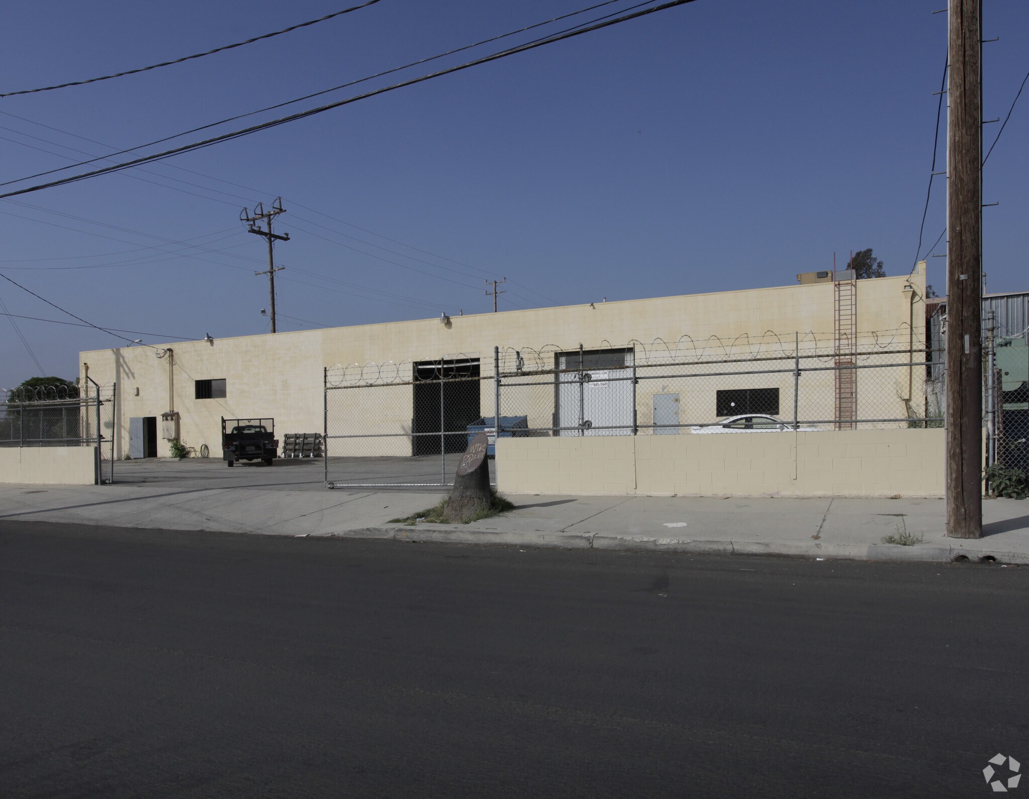 12555 Branford St, Pacoima, CA à louer Photo principale– Image 1 sur 9