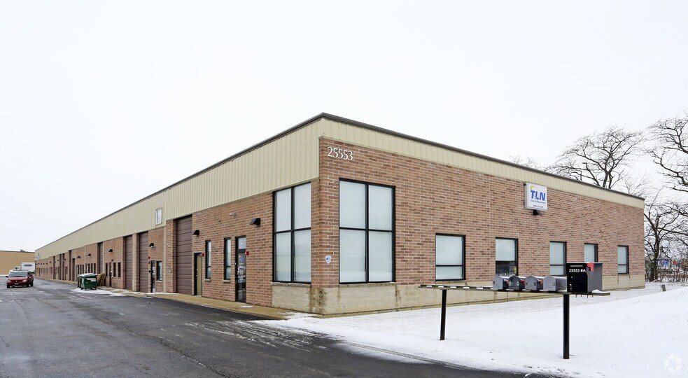 25553 Wolf's Crossing Rd, Plainfield, IL à vendre - Photo principale – Image 2 sur 8