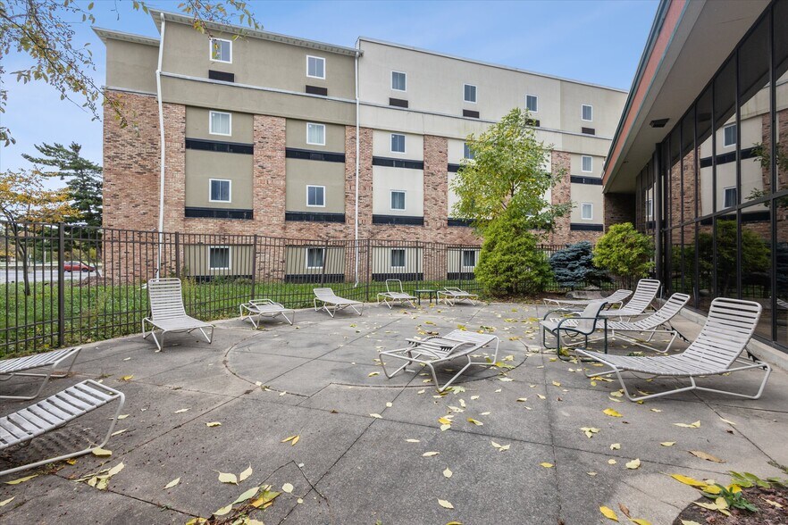 100 W Kieffer Rd, Michigan City, IN à vendre - Photo de l’immeuble – Image 3 sur 41