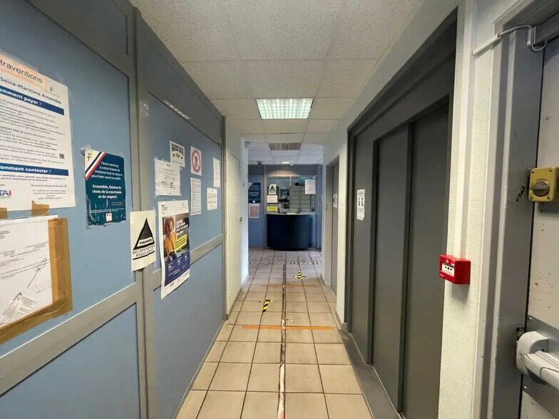 Bureau dans Rouen à louer - Photo de l’immeuble – Image 2 sur 21
