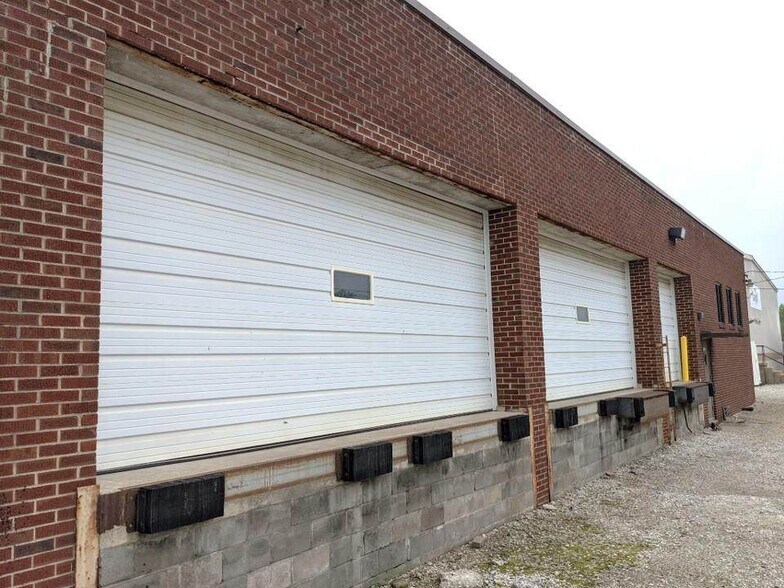 1051 E Garfield Ave, Decatur, IL à vendre - Photo de l’immeuble – Image 2 sur 8