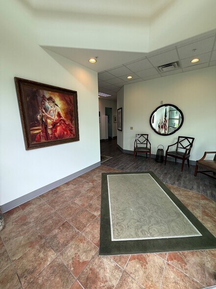 8000-8040 Millers Farm Ln, Dayton, OH à louer - Hall d’entrée – Image 3 sur 18
