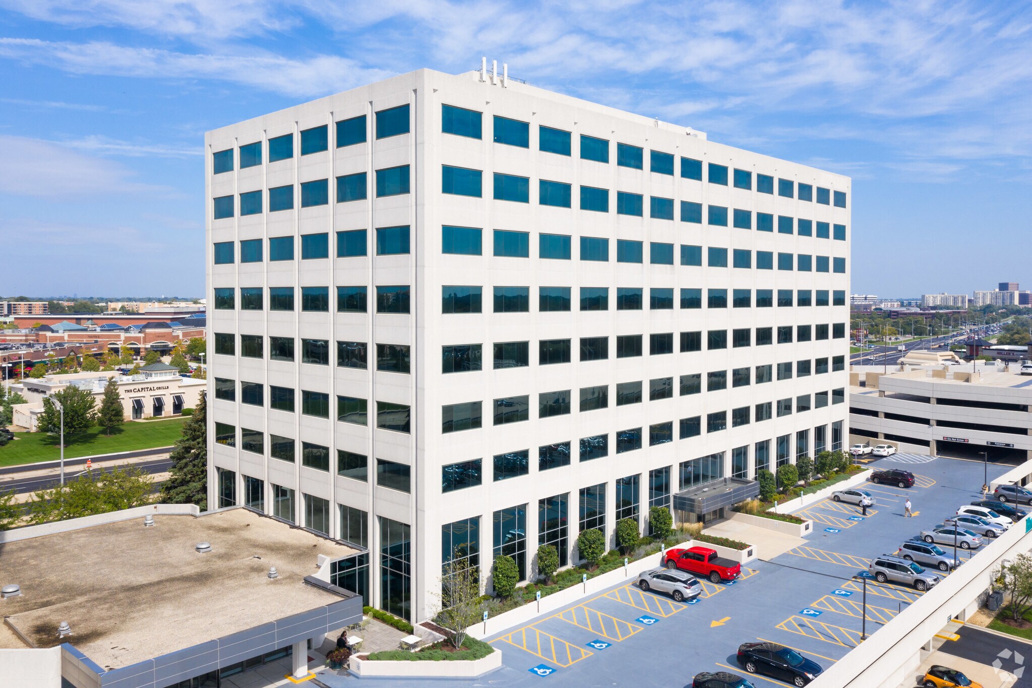 377 E Butterfield Rd, Lombard, IL à louer Photo principale– Image 1 sur 17