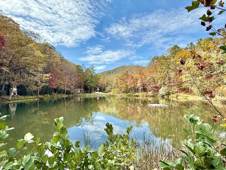 126 Camp Elliott Rd, Black Mountain, NC à vendre - Autre – Image 1 sur 25