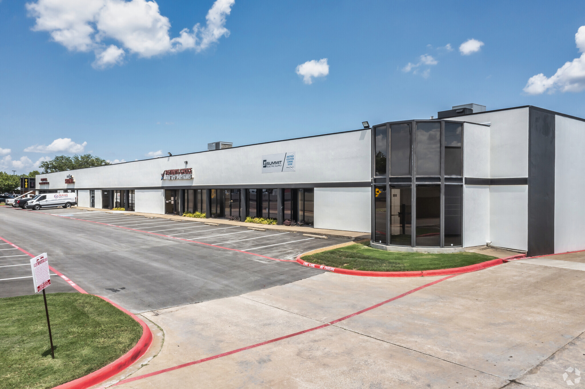 1002 N Central Expy, Richardson, TX à louer Photo principale– Image 1 sur 8