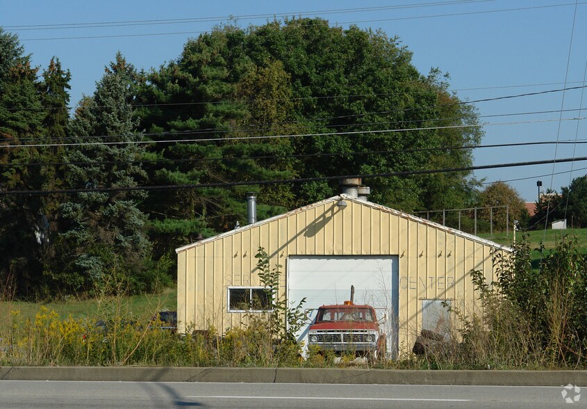 1331 Old Freedom Rd, Cranberry Township, PA à vendre - Photo de l’immeuble – Image 2 sur 2