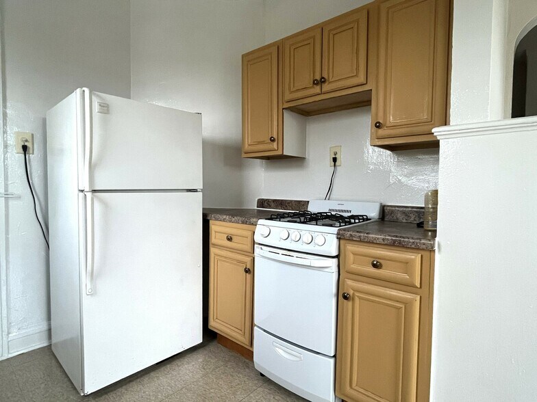 7704 S Emerald Ave, Chicago, IL à vendre - Photo de l’immeuble – Image 3 sur 4