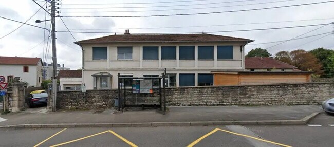 Plus de détails pour Local d’activités à vendre