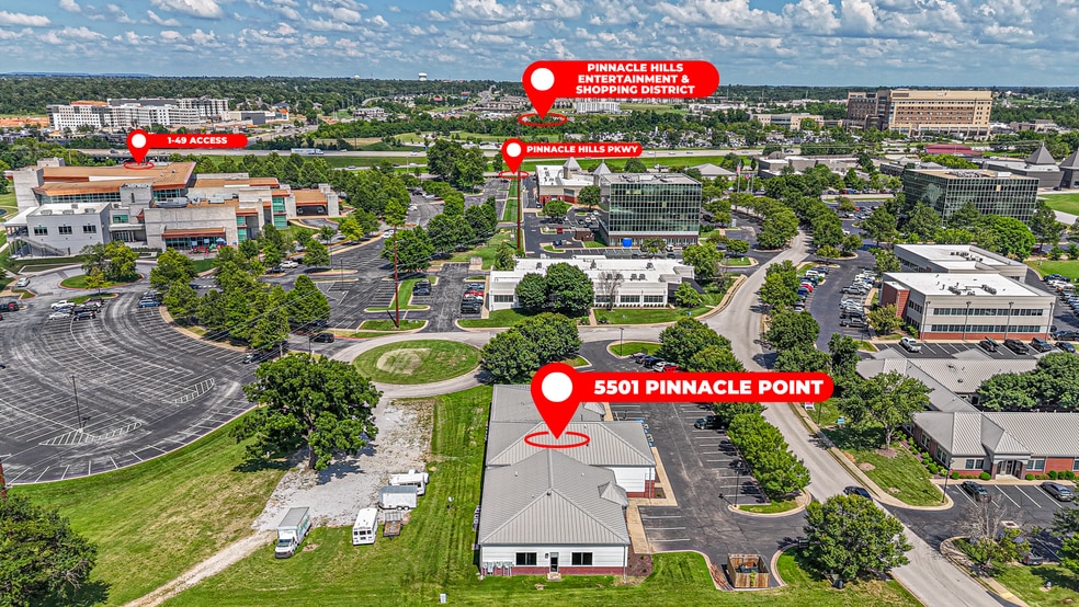 5501 Pinnacle Point Dr, Rogers, AR à louer - Photo de l’immeuble – Image 1 sur 21