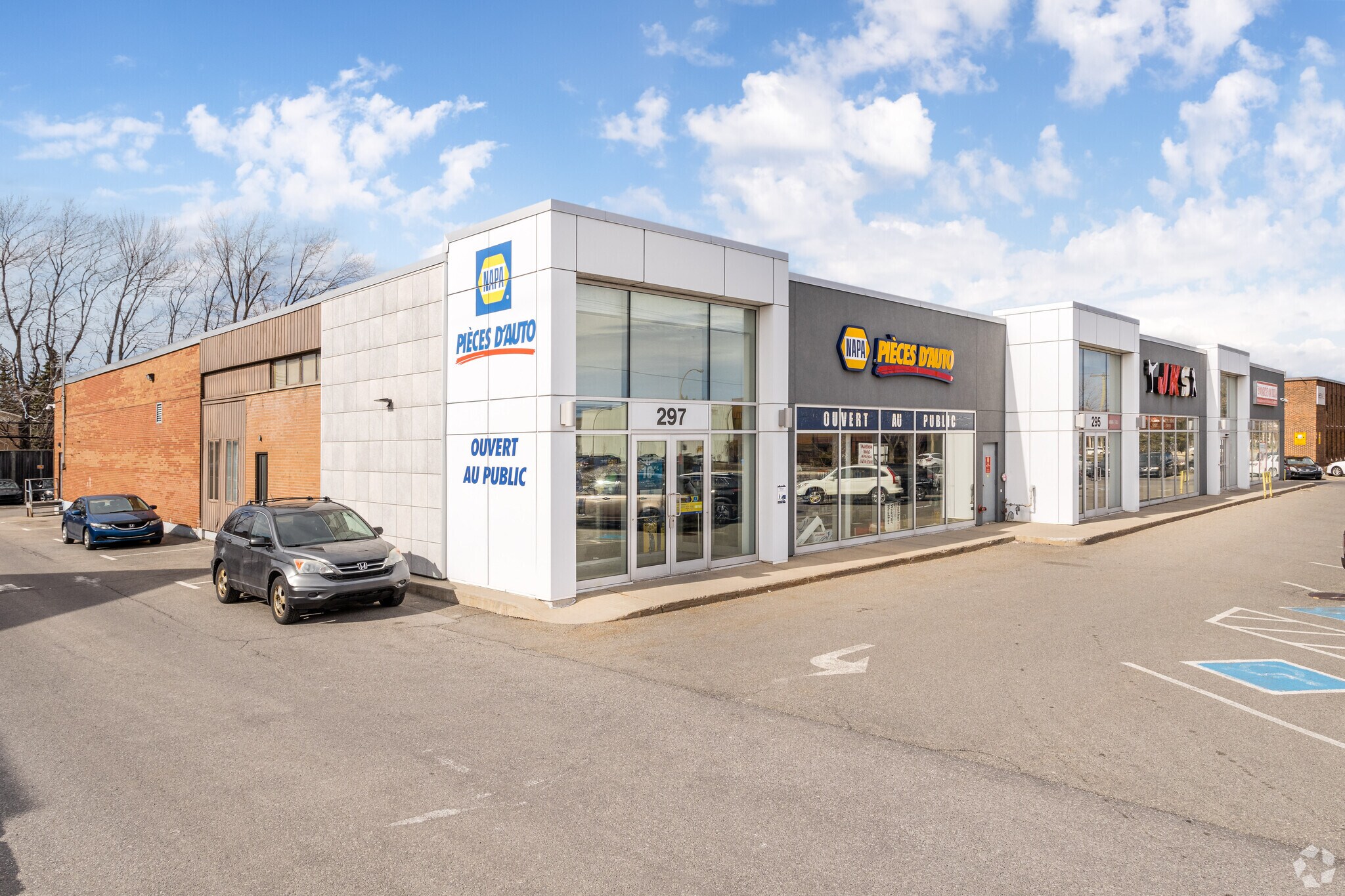 295-297 Av Labrosse, Pointe-claire, QC à louer Photo de l’immeuble– Image 1 sur 6