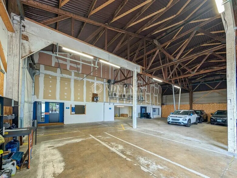 Local d’activités dans Vezin-le-Coquet à louer - Photo intérieure – Image 3 sur 8