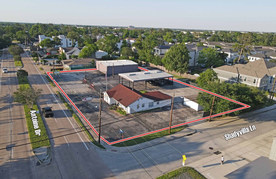 1502 Antoine Dr, Houston, TX à vendre - Photo principale – Image 1 sur 4