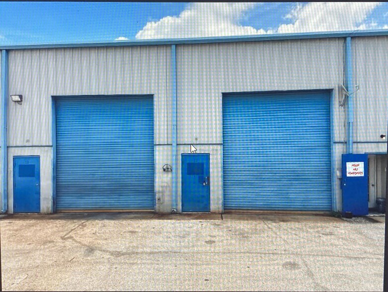 716 Wesley Ave, Tarpon Springs, FL à louer - Photo de l’immeuble – Image 3 sur 4