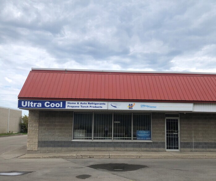 889 Barton St, Hamilton, ON à louer - Photo de l’immeuble – Image 2 sur 5