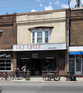 Plus de détails pour 1144 Davenport Rd, Toronto, ON - Local commercial à vendre