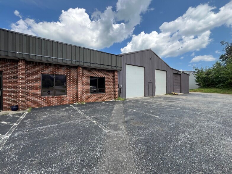 1481 Doss Rd, Concord, VA à louer - Photo de l’immeuble – Image 2 sur 12