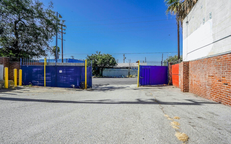 3301 E 14th St, Los Angeles, CA à vendre - Photo de l’immeuble – Image 3 sur 10