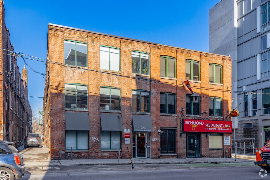 284 Richmond St E, Toronto, ON à louer - Photo de l’immeuble – Image 2 sur 3