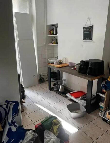 Local commercial dans Paris à louer - Photo de l’immeuble – Image 1 sur 2