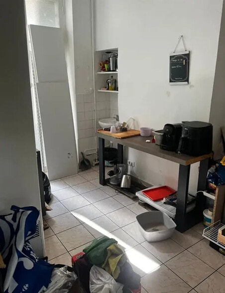 Local commercial dans Paris à louer - Photo intérieure – Image 1 sur 2