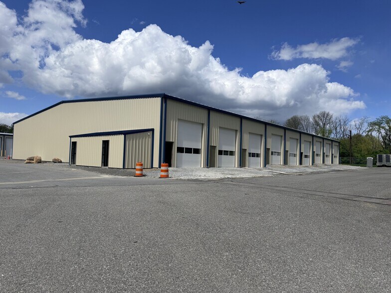 21 Hagerty Blvd, West Chester, PA à louer - Photo de l’immeuble – Image 1 sur 4