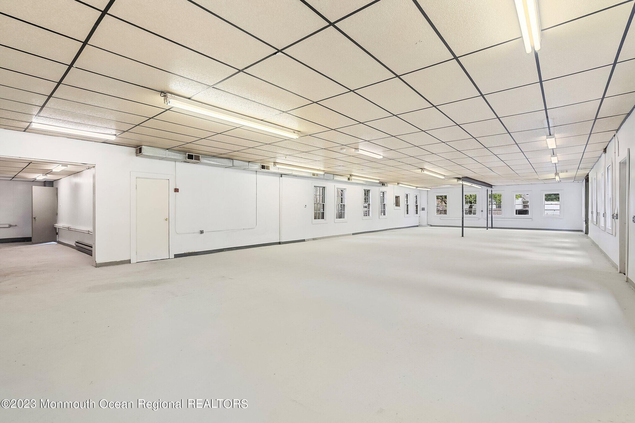 27 Boud Avenue, Farmingdale, NJ à louer Photo de l’immeuble– Image 1 sur 9